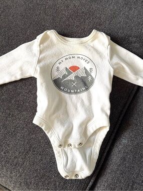 Old Navy Baby Cream One-Piece Bodysuit with Mountain Mom message